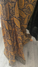 Load image into Gallery viewer, Soft georgette saree 7017