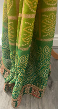 Load image into Gallery viewer, Bandhni print saree 7008