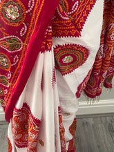 Load image into Gallery viewer, Cotton bandhni print saree 7000