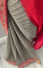 Load image into Gallery viewer, Soft georgette saree 7013