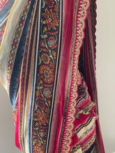 Load image into Gallery viewer, Sabyasachi inspired georgette saree 7004