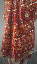 Load image into Gallery viewer, Cotton bandhni 7000 ( the hight of saree is only 38’’)