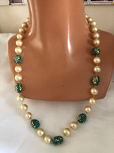 Load image into Gallery viewer, Retro Beaded necklace (in Uk ready to dispatch)193