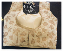 Load image into Gallery viewer, Ready made Saree blouse in gold-xl. ( ready to dispatch in Uk)/148