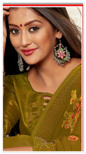Load image into Gallery viewer, Georgette saree ready to dispatch in Uk/350