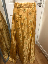 Load image into Gallery viewer, Silk lengha skirt ready to dispatch in Uk/469