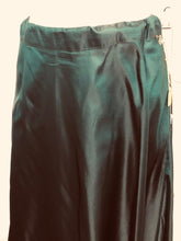 Load image into Gallery viewer, Lengha skirt ready to dispatch in Uk/479