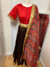 Load image into Gallery viewer, Lengha suit ready to dispatch in uk/487