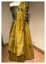 Load image into Gallery viewer, Lengha skirt with chunni and unstitched blouse piece/48