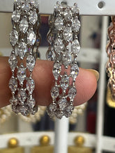 Load image into Gallery viewer, Hoop earings 608
