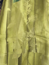 Load image into Gallery viewer, Floral print saree in georgette ( ready to dispatch in Uk)524