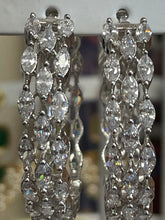 Load image into Gallery viewer, Hoop earings 608
