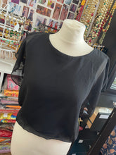 Load image into Gallery viewer, Pretty blouse 1154