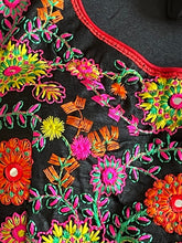 Load image into Gallery viewer, Saree blouse 1104
