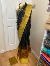 Load image into Gallery viewer, Linen silk ( with mixed fabrics)peacock print saree 938