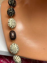 Load image into Gallery viewer, Beaded necklace 1236