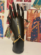 Load image into Gallery viewer, Hand ornament  1357