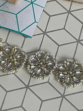 Load image into Gallery viewer, Hair ornament ( SHEESHPHOOL) 2079