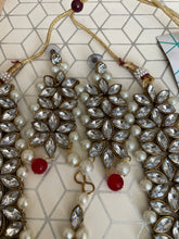 Load image into Gallery viewer, Indian jewellery set 2047