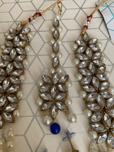 Load image into Gallery viewer, Indian jewellery set 2049