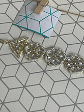Load image into Gallery viewer, Hair ornament ( SHEESHPHOOL) 2079
