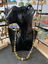 Load image into Gallery viewer, Beaded necklace 4005