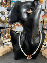 Load image into Gallery viewer, Beaded pearl set 4021