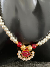 Load image into Gallery viewer, Beaded pearl set 4021