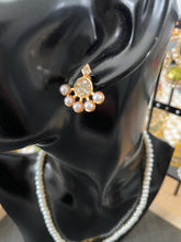 Load image into Gallery viewer, Beaded pearl set 4023