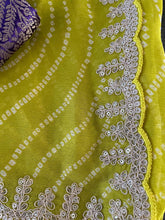 Load image into Gallery viewer, Bandhani print saree 4039 it is light olive colour