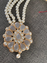 Load image into Gallery viewer, costume necklace  4065