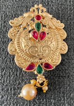 Load image into Gallery viewer, Saree pin 4013 (broach) 4.5 cm