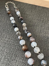 Load image into Gallery viewer, Beaded necklace (  4002 )