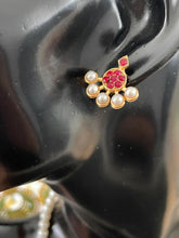 Load image into Gallery viewer, Beaded pearl set 4021