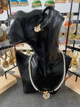 Load image into Gallery viewer, Beaded pearl set 4024