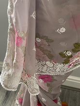 Load image into Gallery viewer, Georgette floral print  saree 4157