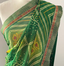 Load image into Gallery viewer, Bandhni print chiffon saree 4181