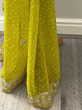 Load image into Gallery viewer, Georgette bandhni print saree 4187