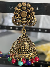 Load image into Gallery viewer, Antique affect earrings 4266