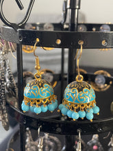 Load image into Gallery viewer, Pretty  jhoomar earings 4201