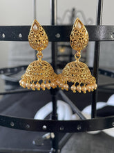 Load image into Gallery viewer, jhoomar earrings 4210