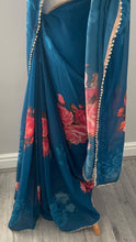 Load image into Gallery viewer, Floral print georgette saree 5022