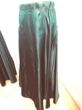 Load image into Gallery viewer, Lengha skirt ready to dispatch in Uk/479