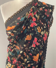 Load image into Gallery viewer, Soft georgette saree 5011