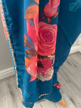 Load image into Gallery viewer, Floral print georgette saree 5022