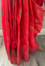Load image into Gallery viewer, Semi Silk saree ( ready to dispatch in Uk )/380