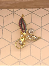 Load image into Gallery viewer, Saree broach 2133