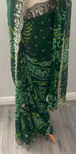 Load image into Gallery viewer, Soft georgette Bandhni print saree 5032