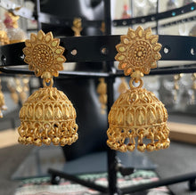 Load image into Gallery viewer, Jhoomar earrings 6003