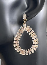 Load image into Gallery viewer, Oval shape bling earrings 6011